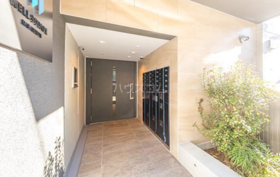 21/27 エントランス