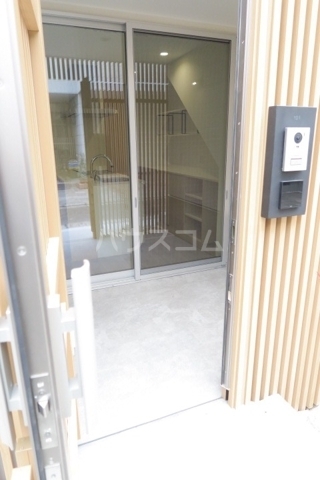 15/18 エントランス