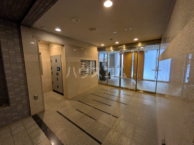 26/30 エントランス