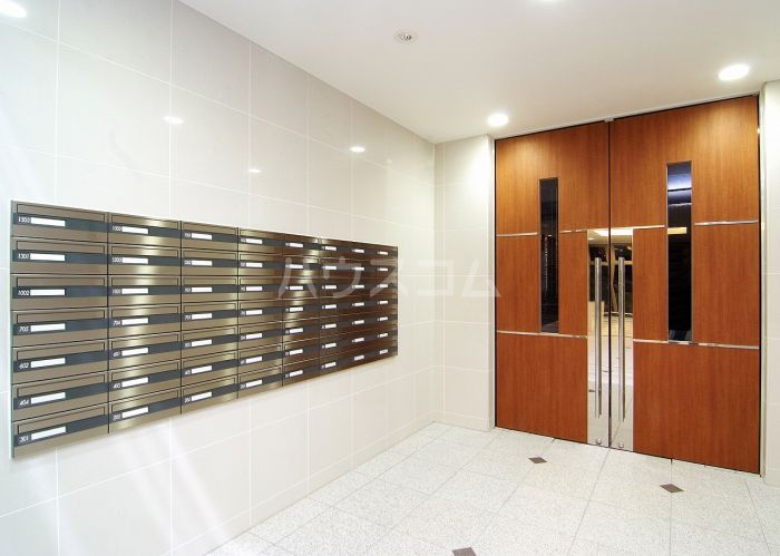 15/23 エントランス