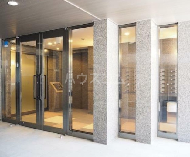 22/30 エントランス