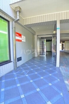 19/26 エントランス