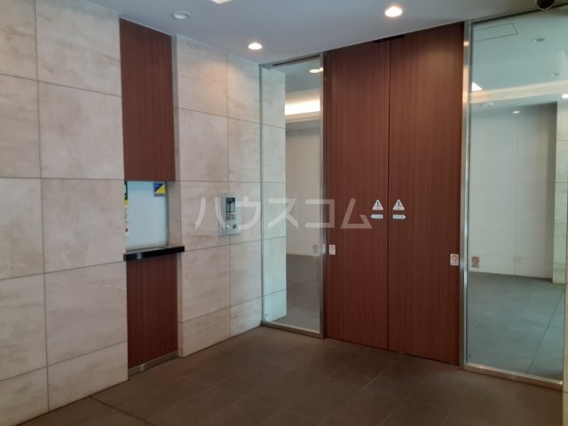 26/30 エントランス