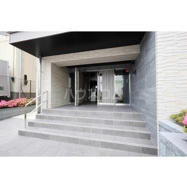 13/13 エントランス