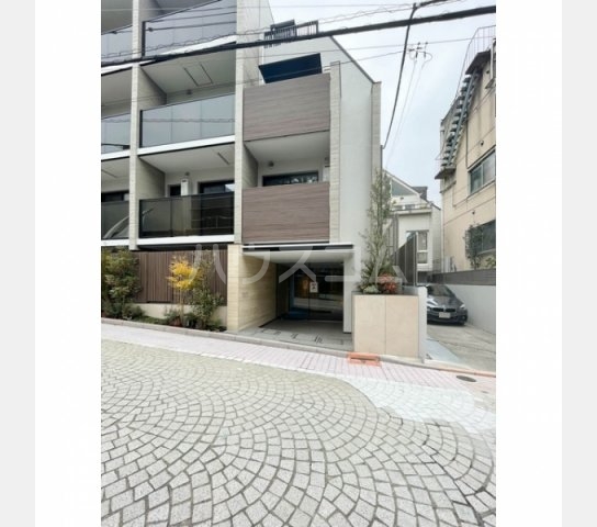 17/27 エントランス