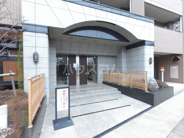 19/25 エントランス