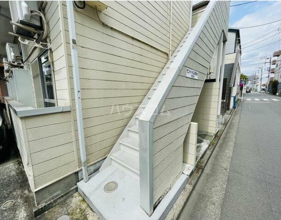 17/26 エントランス