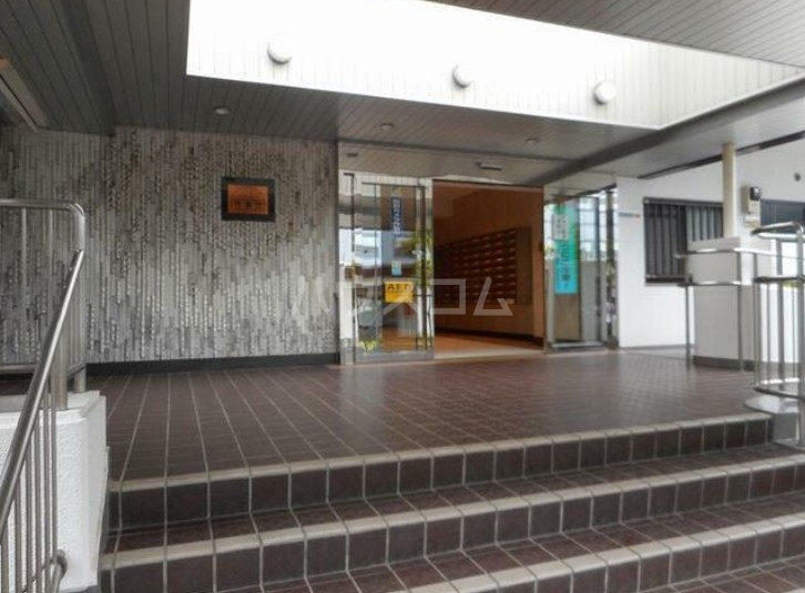 22/30 エントランス