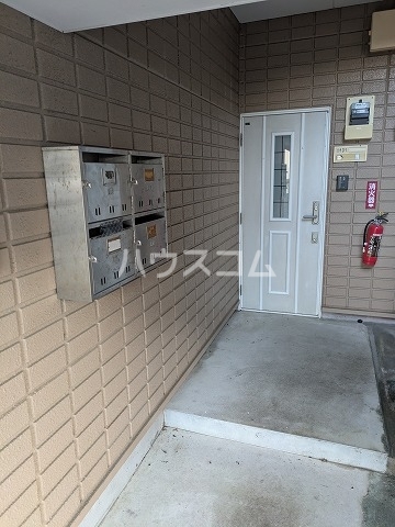 24/26 エントランス
