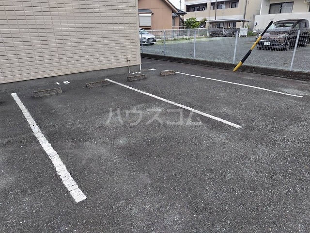 25/26 駐車場