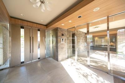 19/29 エントランス