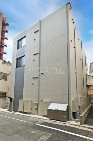 24/27 エントランス