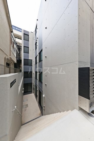 23/26 エントランス