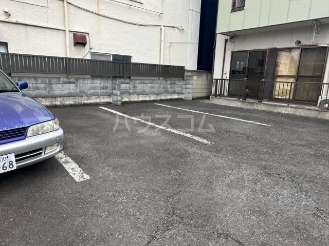 26/30 駐車場