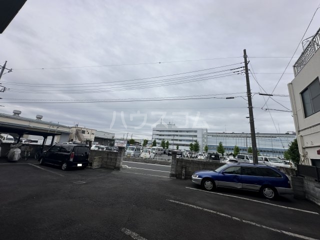 27/30 駐車場