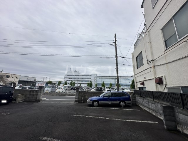 28/30 駐車場