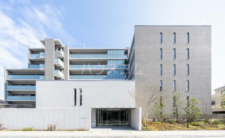 22/25 エントランス