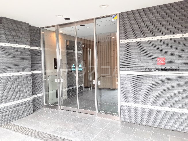 17/27 エントランス