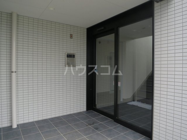 15/18 エントランス