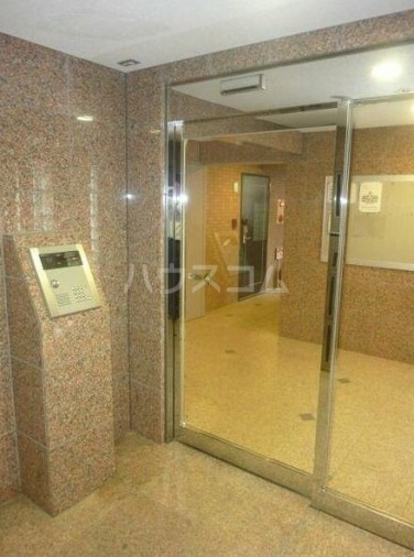 2/2 エントランス