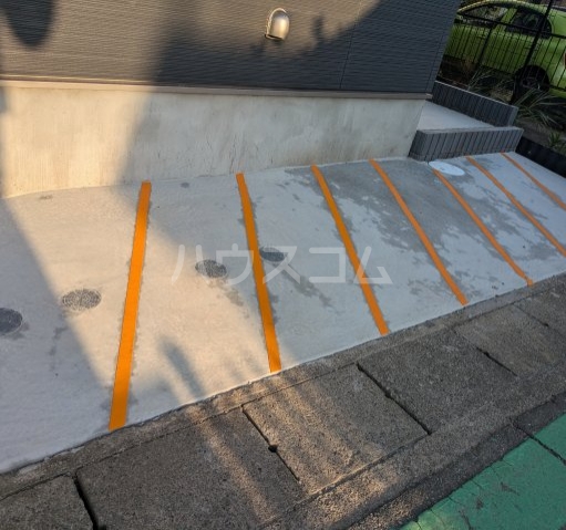 19/28 駐車場