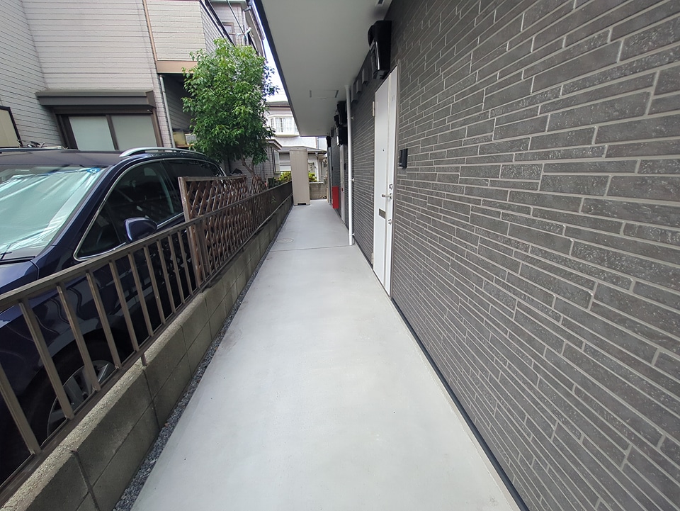23/30 エントランス