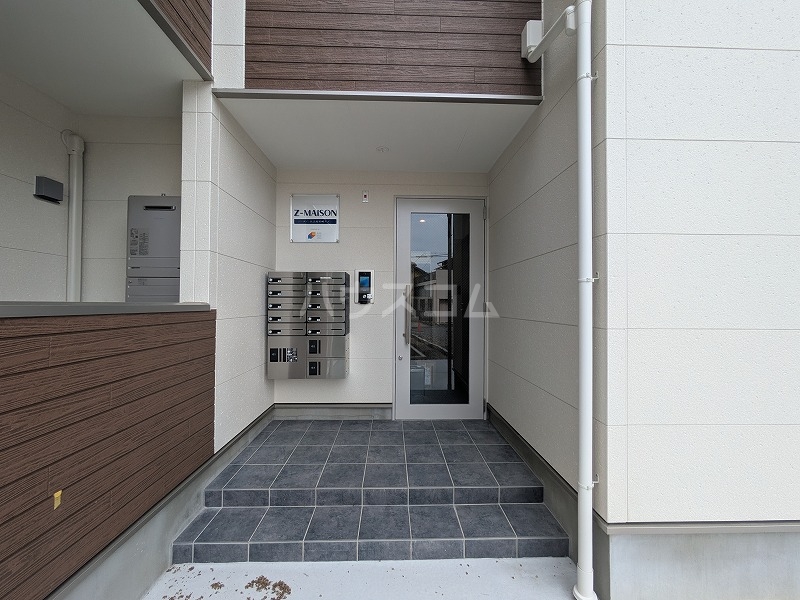 25/29 エントランス