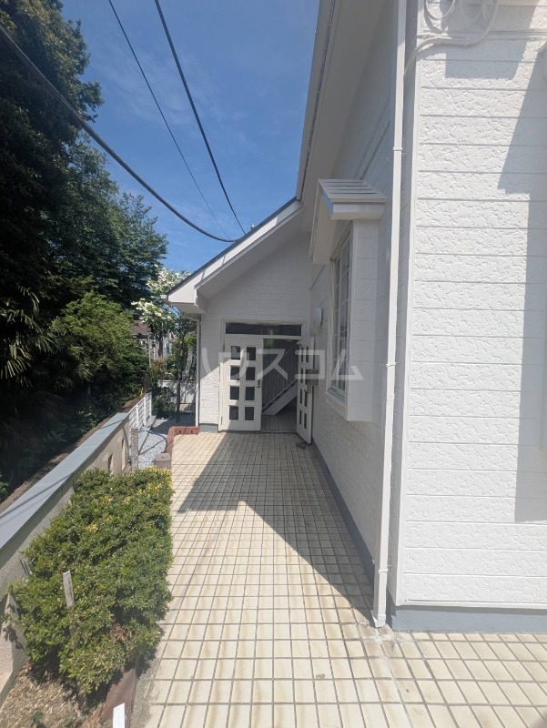 16/25 エントランス