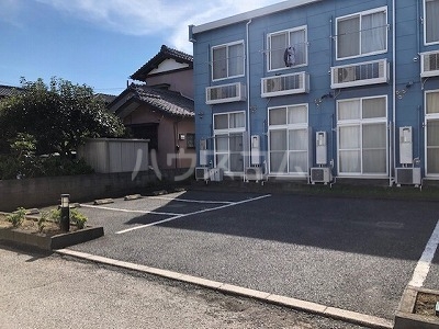 20/30 駐車場