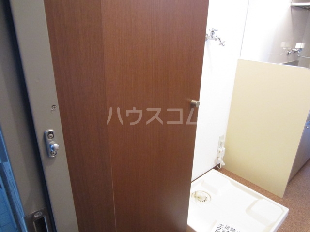 22/27 エントランス