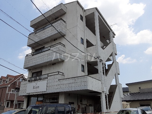 2/5 エントランス