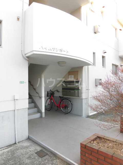 25/30 エントランス