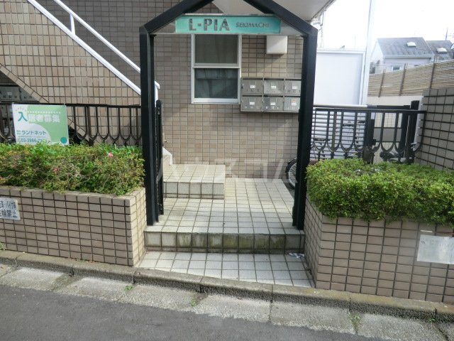 18/24 エントランス