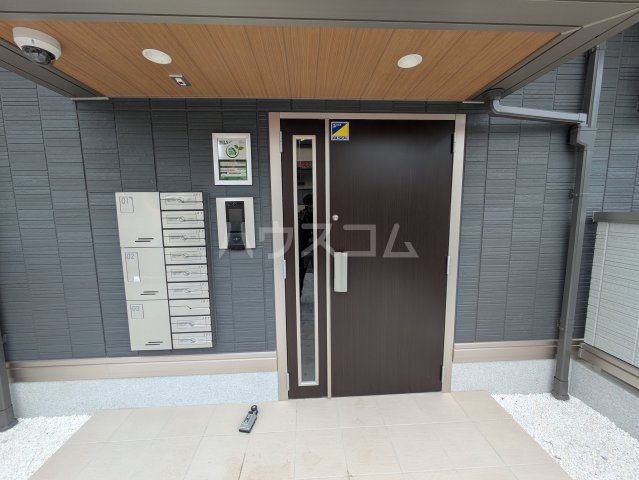 18/29 エントランス