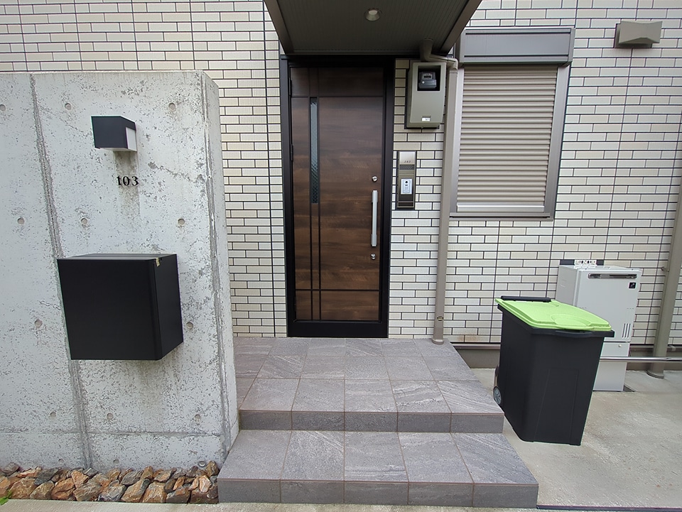 2/4 エントランス