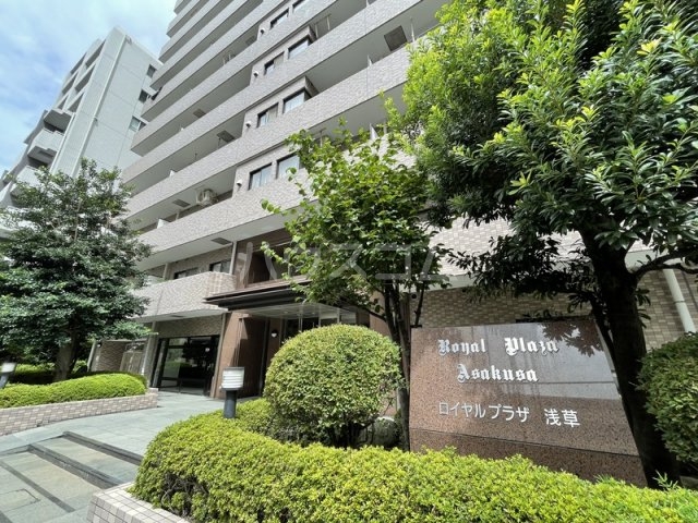 14/15 エントランス