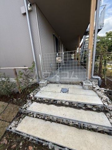 27/30 エントランス