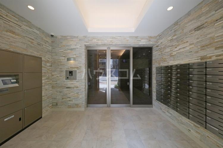 16/19 エントランス