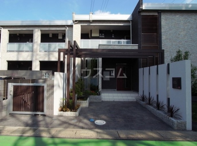 14/23 エントランス