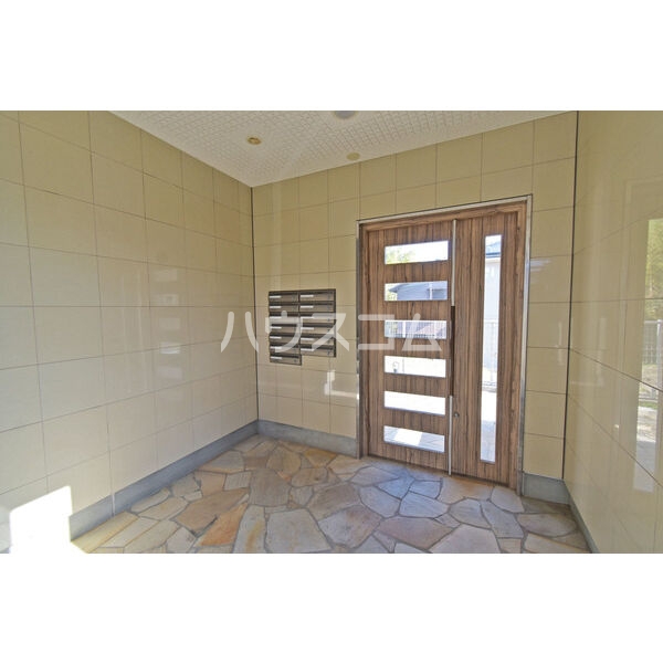 14/19 エントランス