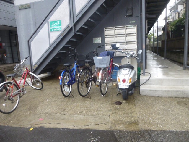 19/23 エントランス