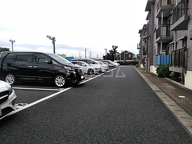 25/30 駐車場