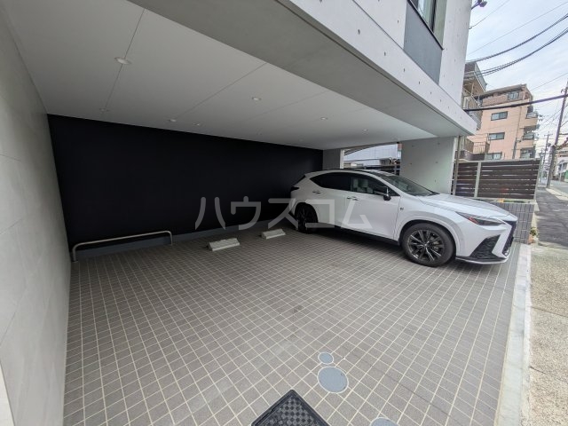 26/30 駐車場