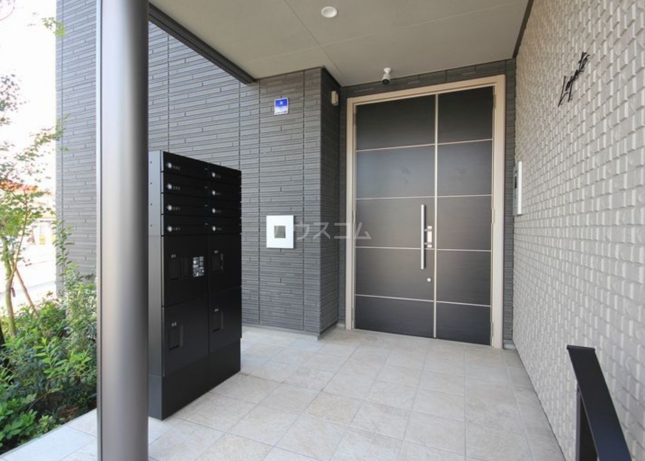 14/23 エントランス