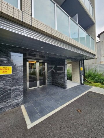 21/30 エントランス