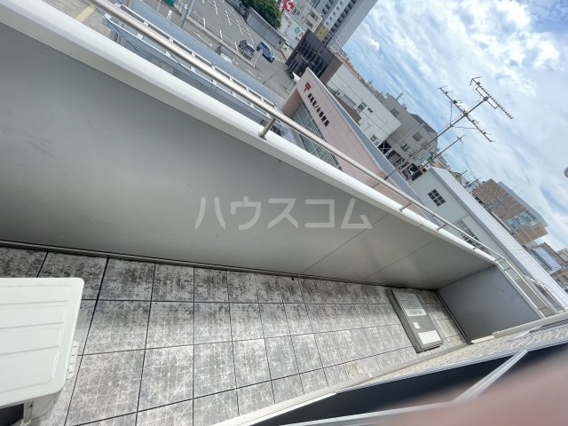 19/25 バルコニー