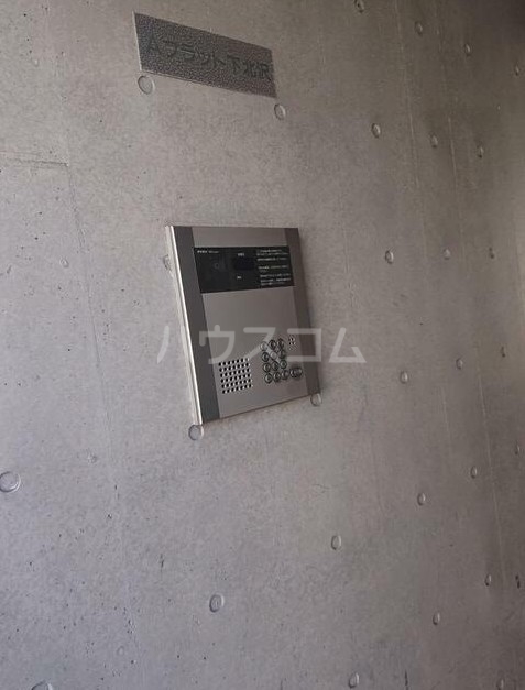 13/23 エントランス