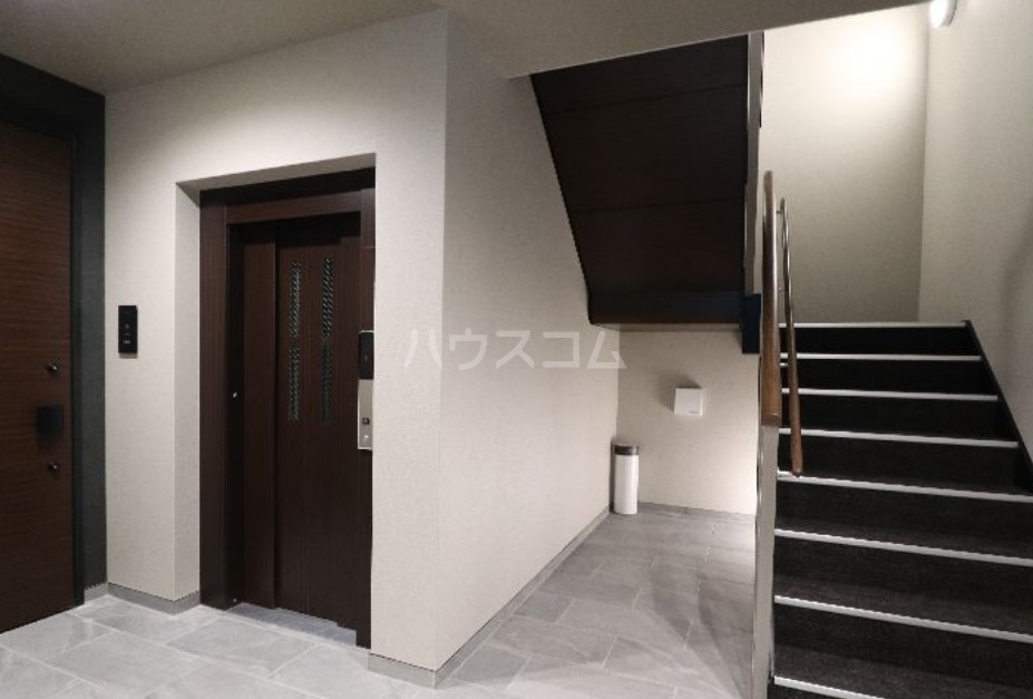 2/4 エントランス