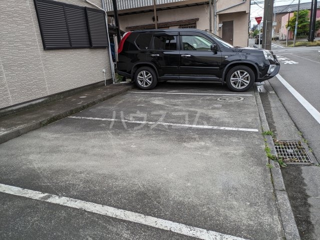 22/27 駐車場