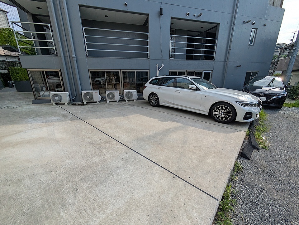 26/30 駐車場